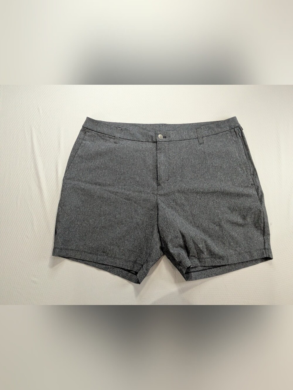 Lululemon Commission Gray Classic-Fit Short 7" *Ventlight Men’s Sz 40